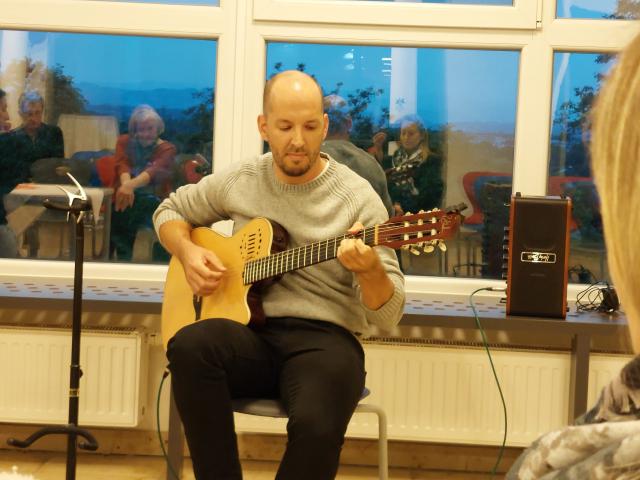 Andreas Pichler an der Gitarre